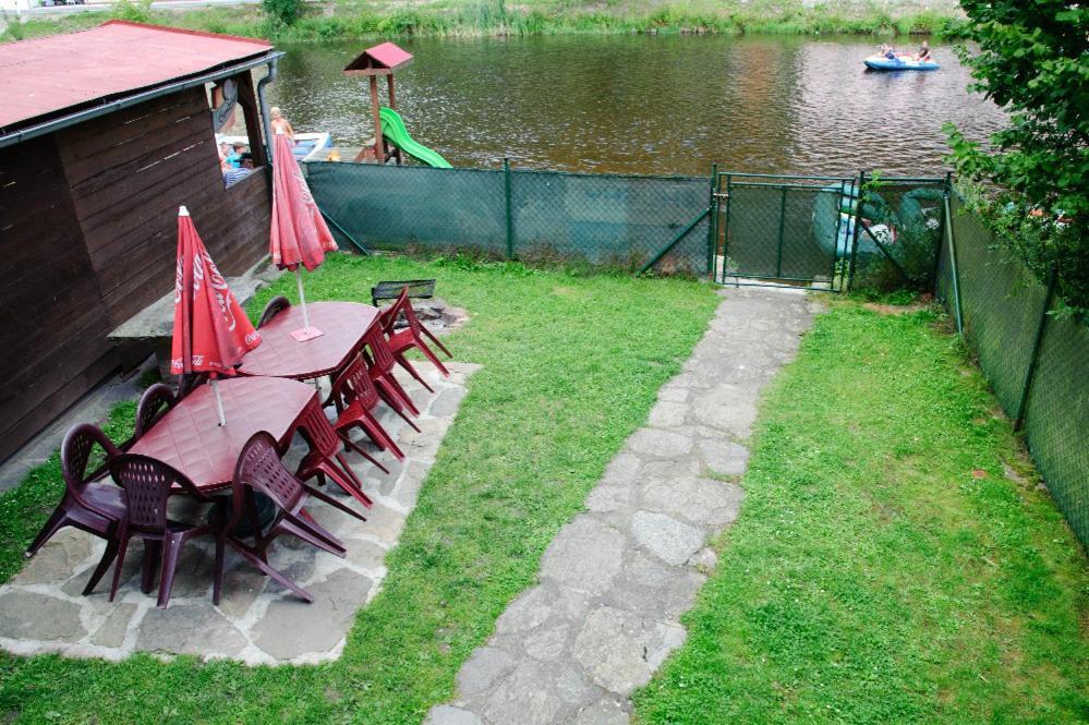Penzion U Dvou Kocek โรเช็มเบิร์ก นาด วัลตาวูว์ ภายนอก รูปภาพ